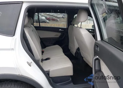 2021 Volkswagen Tiguan 2.0T Se/2.0T Se R-Line Black/2.0T Sel z USA, uszkodzony, nr VIN 3VV2B7AX7MM105517